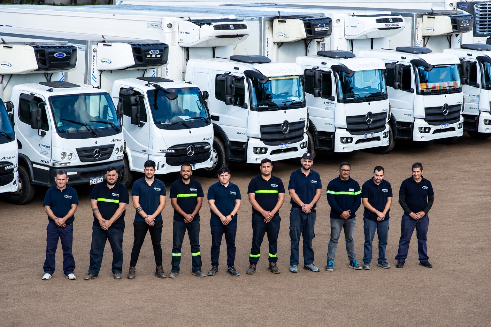 Equipo y flota de camiones refrigerados FRINOA